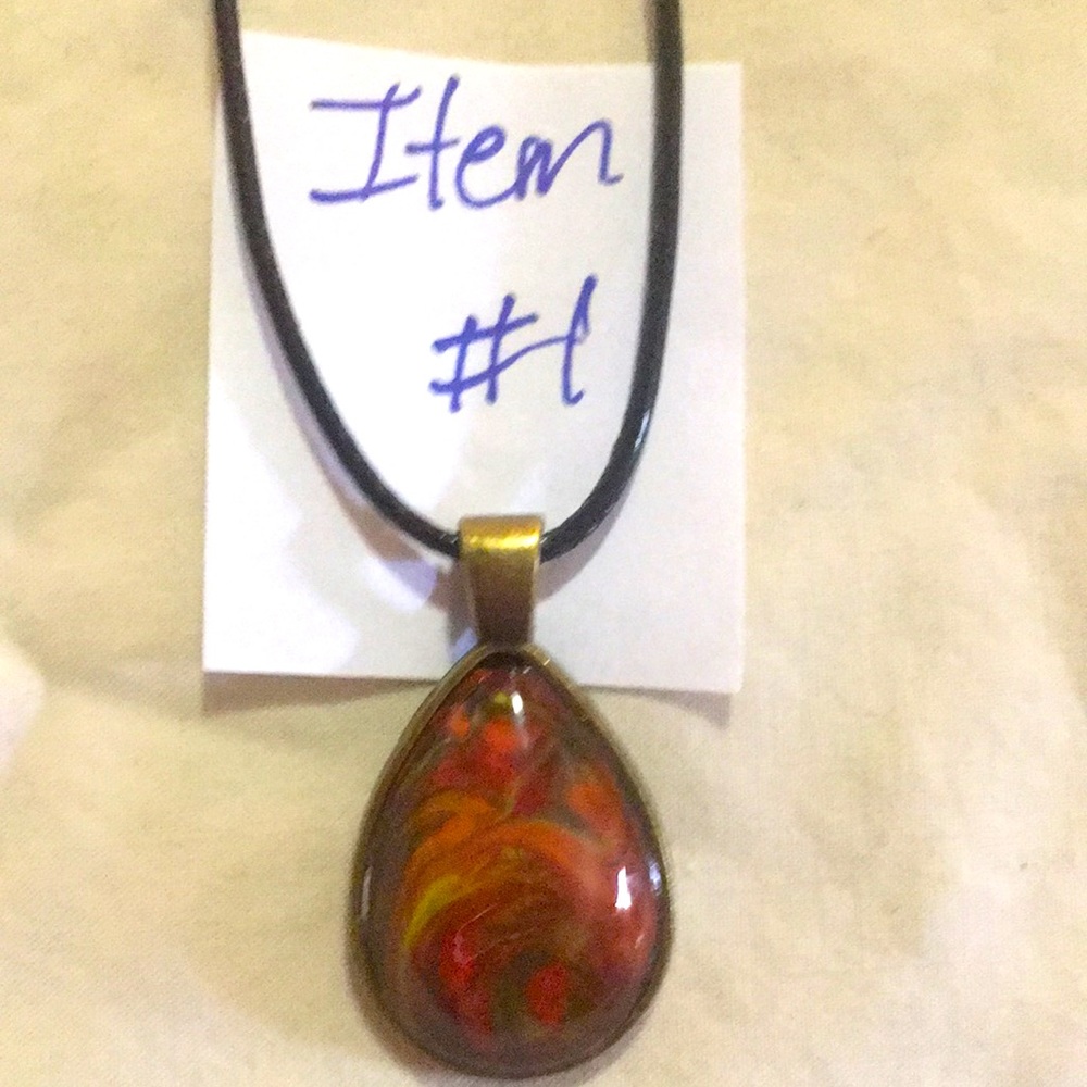 Pendant necklaces